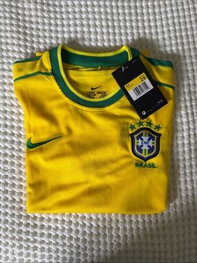 Nike SET Kids Yellow Brazil CBF Soccer Jersey with Green Trim AND SHORTS